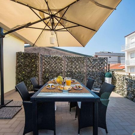 Altido Apt For 8 With Huge Terrace In Old Town Of Viareggio Zewnętrze zdjęcie
