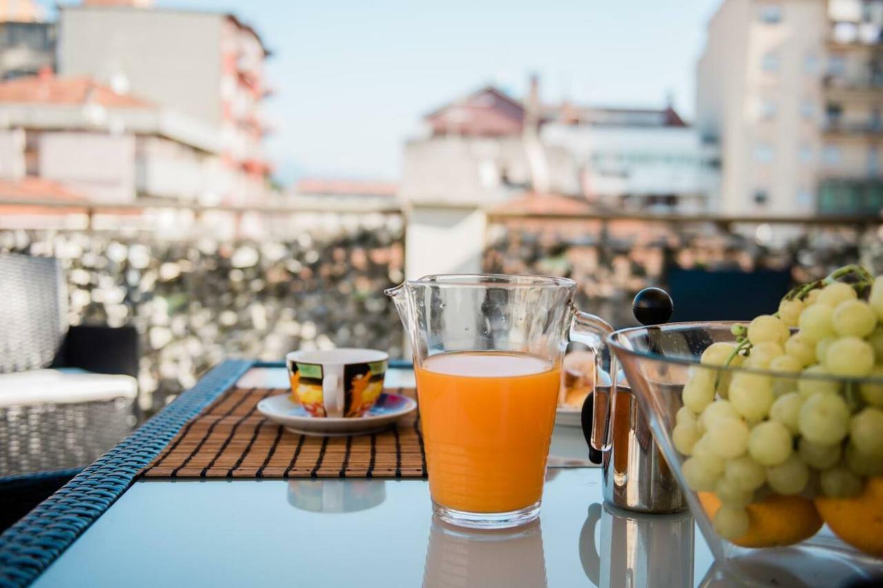 Altido Apt For 8 With Huge Terrace In Old Town Of Viareggio Zewnętrze zdjęcie