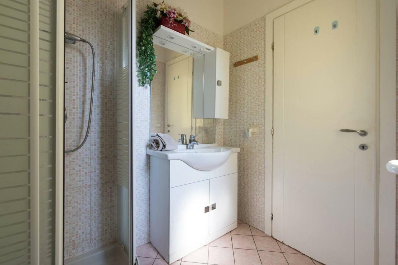 Altido Apt For 8 With Huge Terrace In Old Town Of Viareggio Zewnętrze zdjęcie