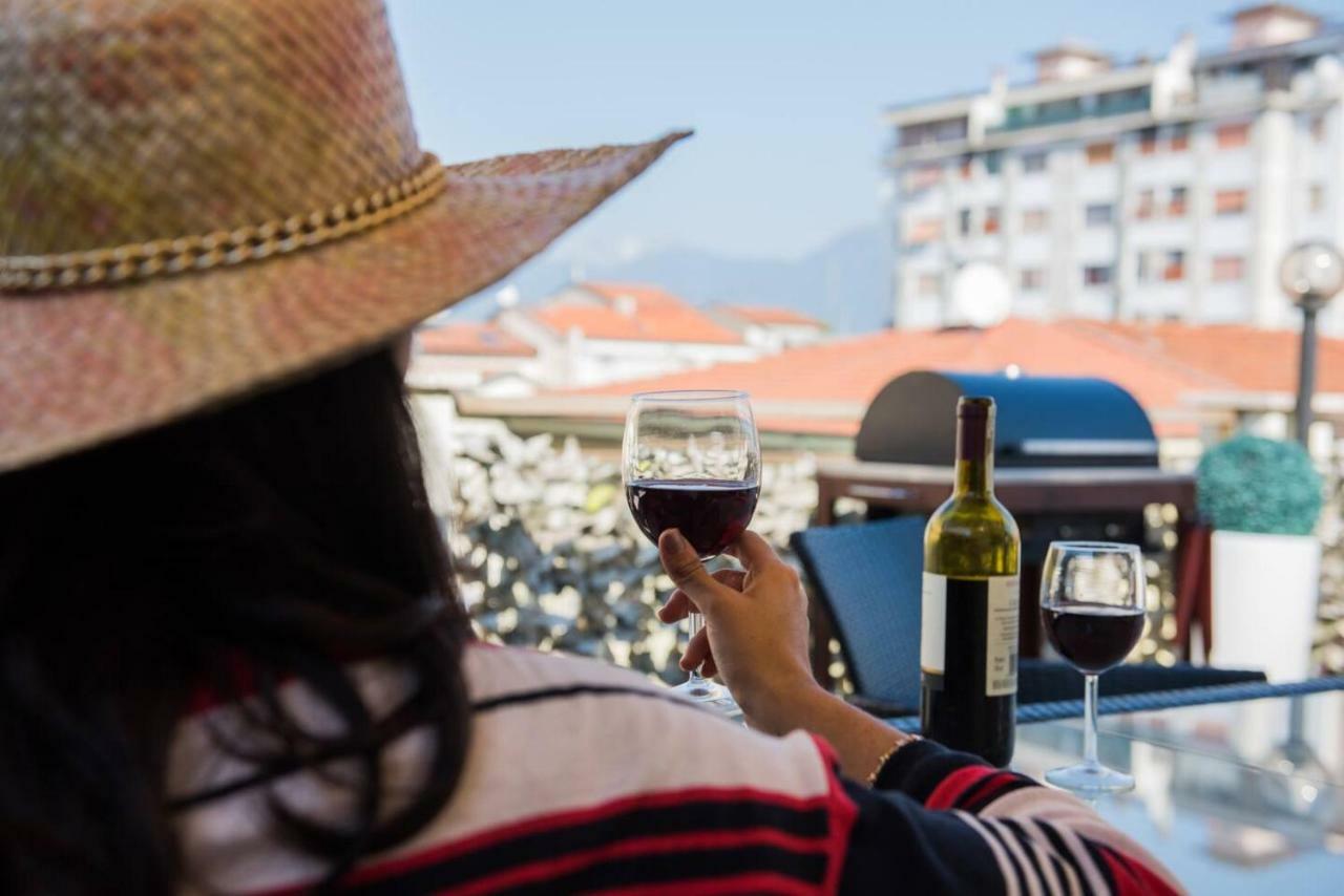 Altido Apt For 8 With Huge Terrace In Old Town Of Viareggio Zewnętrze zdjęcie