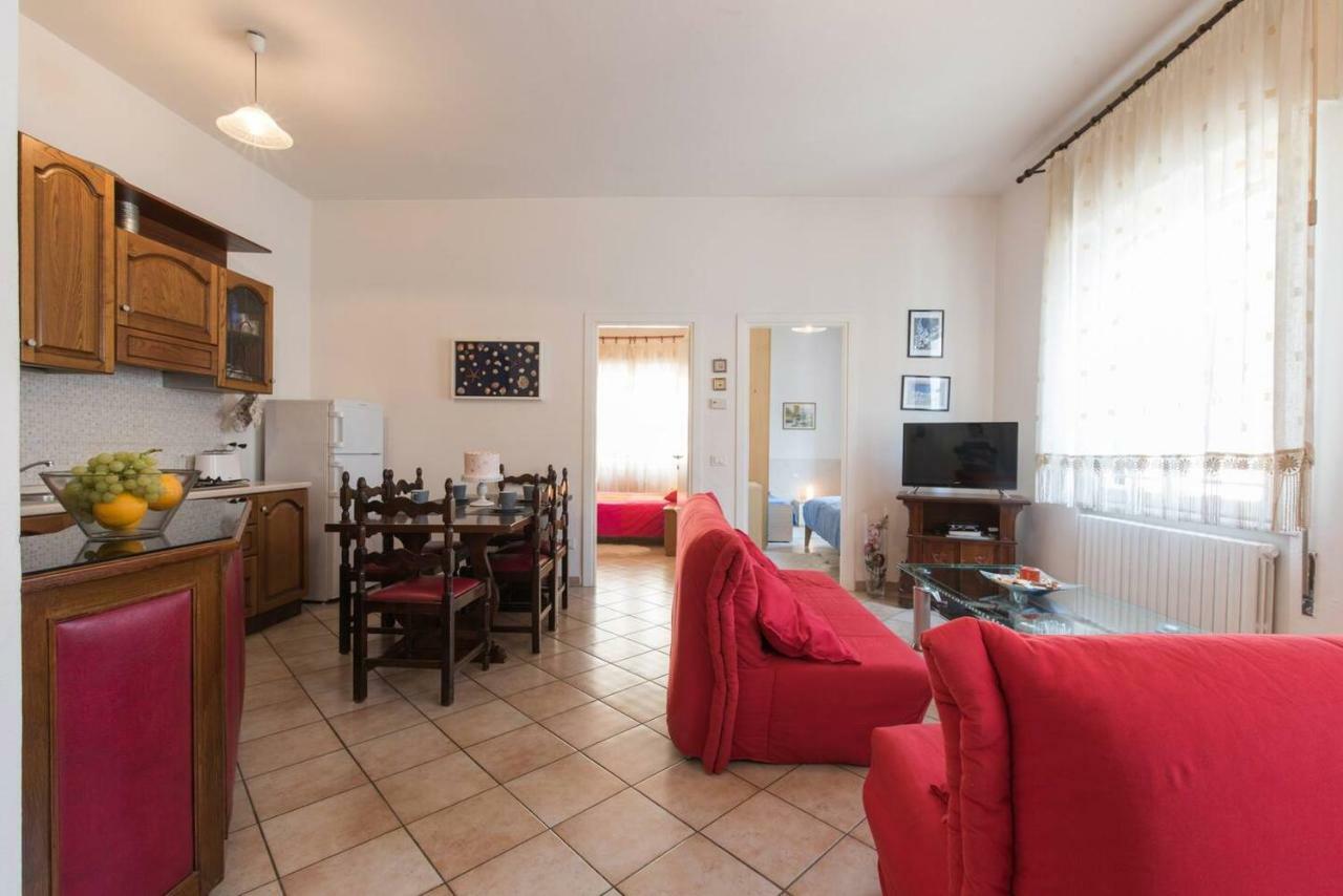 Altido Apt For 8 With Huge Terrace In Old Town Of Viareggio Zewnętrze zdjęcie