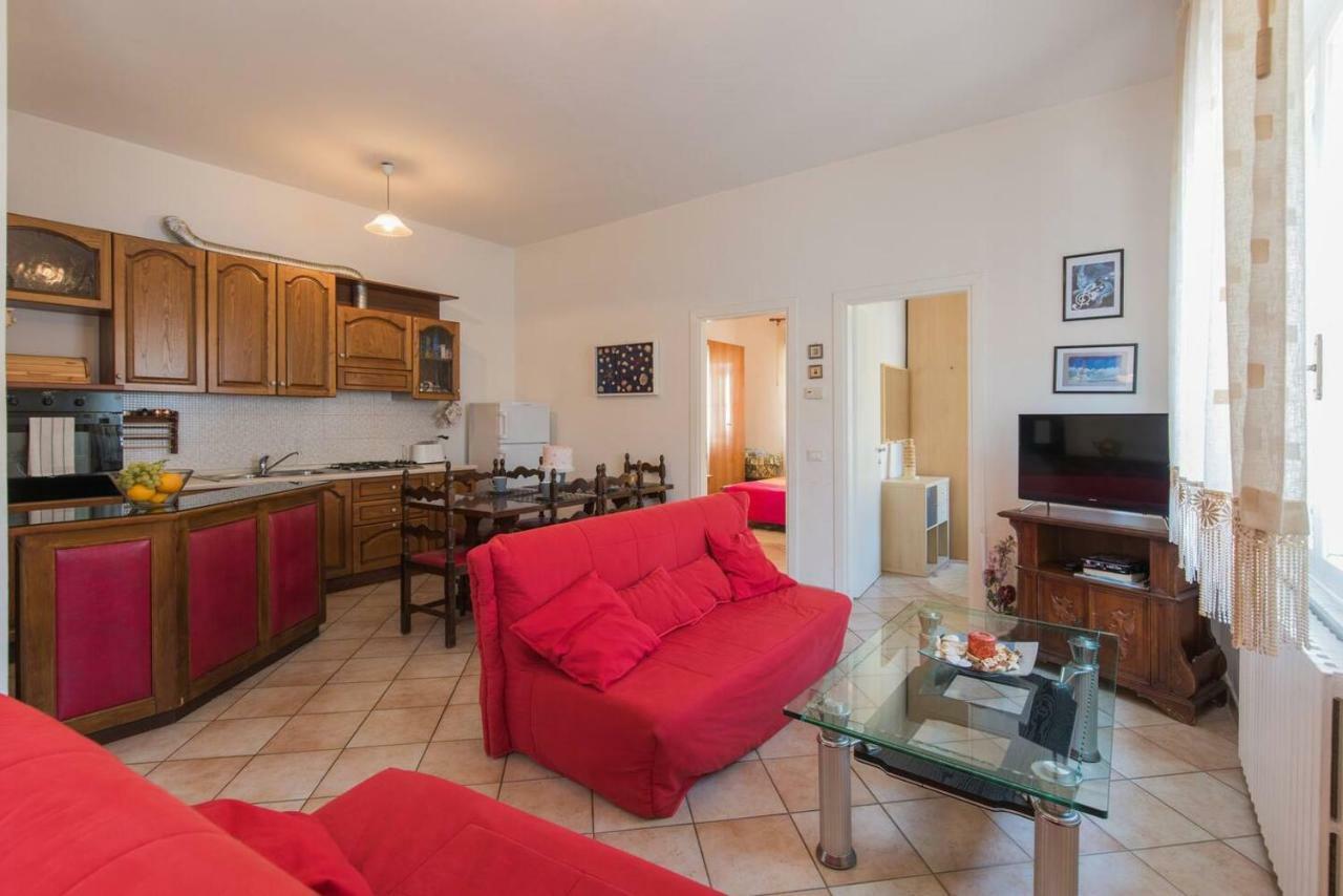 Altido Apt For 8 With Huge Terrace In Old Town Of Viareggio Zewnętrze zdjęcie