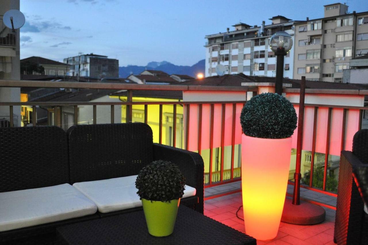 Altido Apt For 8 With Huge Terrace In Old Town Of Viareggio Zewnętrze zdjęcie