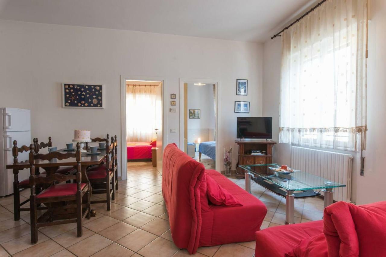 Altido Apt For 8 With Huge Terrace In Old Town Of Viareggio Zewnętrze zdjęcie